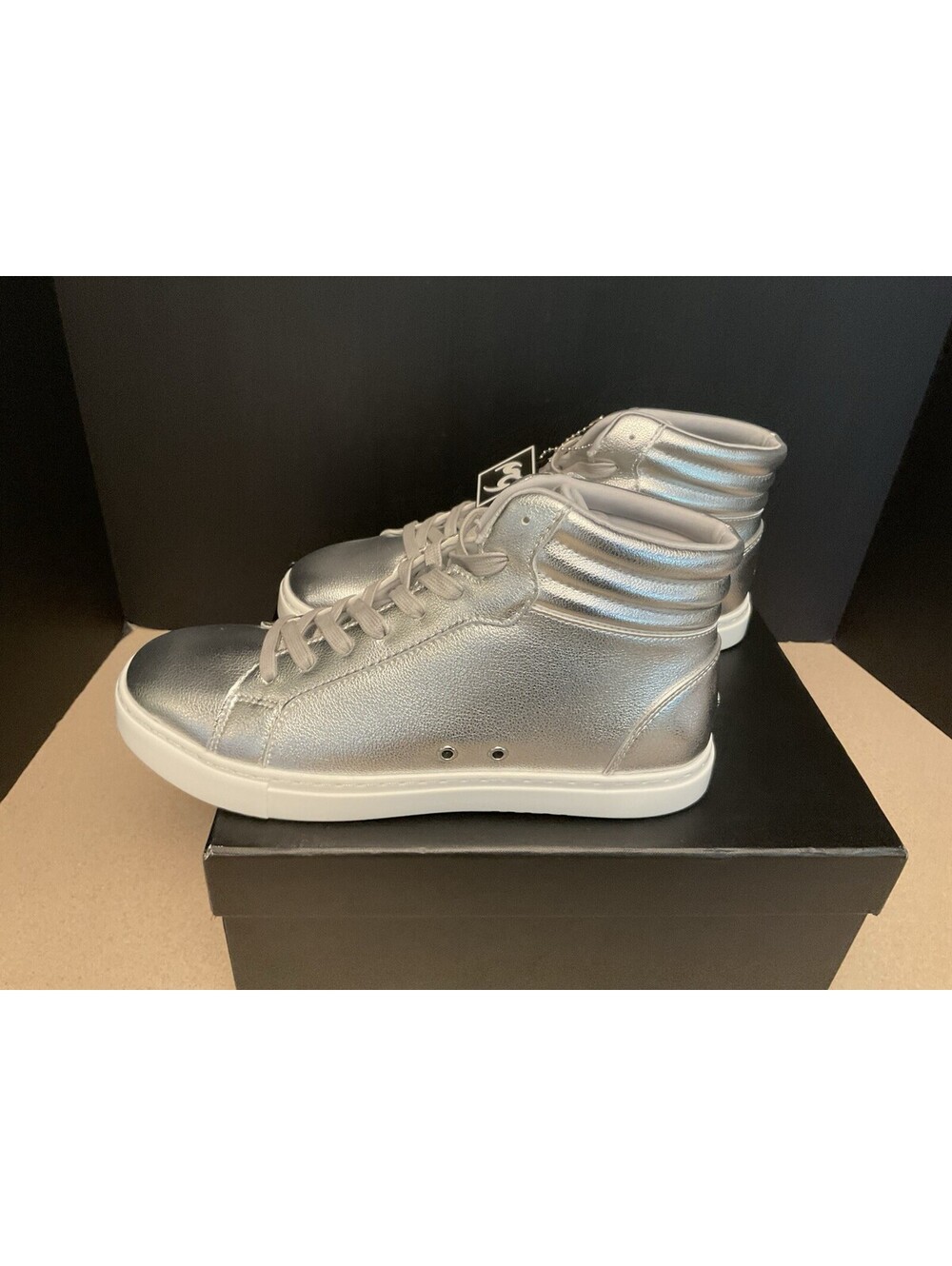 NEW! FUEGO FLOW DANCE SHOES SILVER HIGH-TOP SNEAKERS. MENS 8.5. WOMENS 9.5.